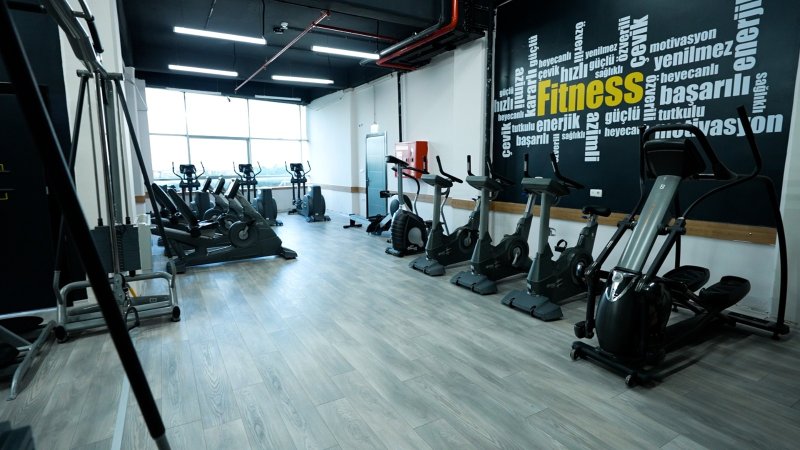 AVCILAR BELEDİYESİ FİTNESS SALONUNU YENİLENEN YÜZÜYLE HİZMETE SUNDU