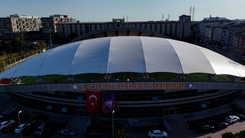 AVCILAR BELEDİYESİ FİTNESS SALONUNU YENİLENEN YÜZÜYLE HİZMETE SUNDU