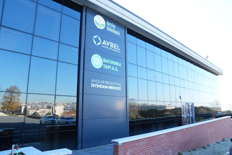AVCILAR BELEDİYESİ İSTİHDAM MERKEZİ 2025’TE 2025 VATANDAŞIN İŞE YERLEŞMESİNE ARACILIK ETTİ
