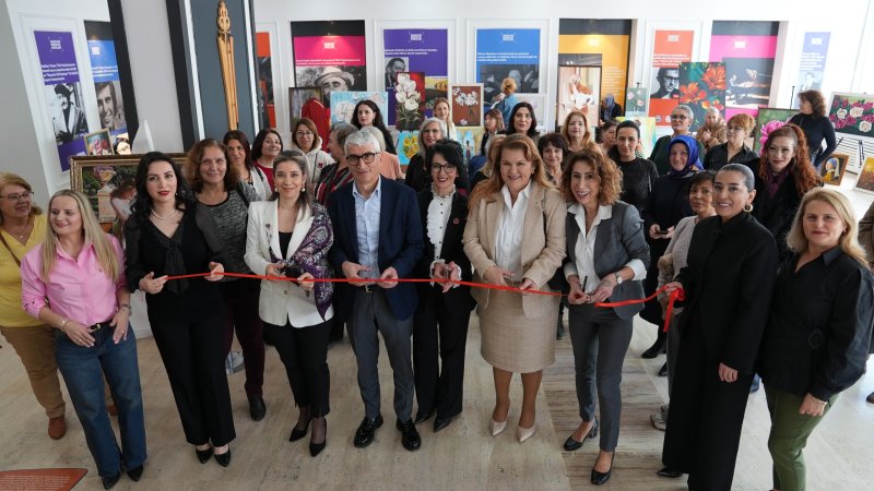 AVCILAR’DA 8 MART RÜZGARI: MOR KALEMLER YAZDI, YÜZLERCE KADIN EŞİTLİK İÇİN PEDAL ÇEVİRDİ