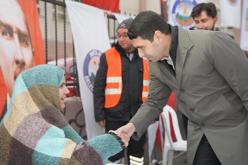 AVCILAR'DA MAHALLE İFTARLARI DAYANIŞMAYI BÜYÜTÜYOR