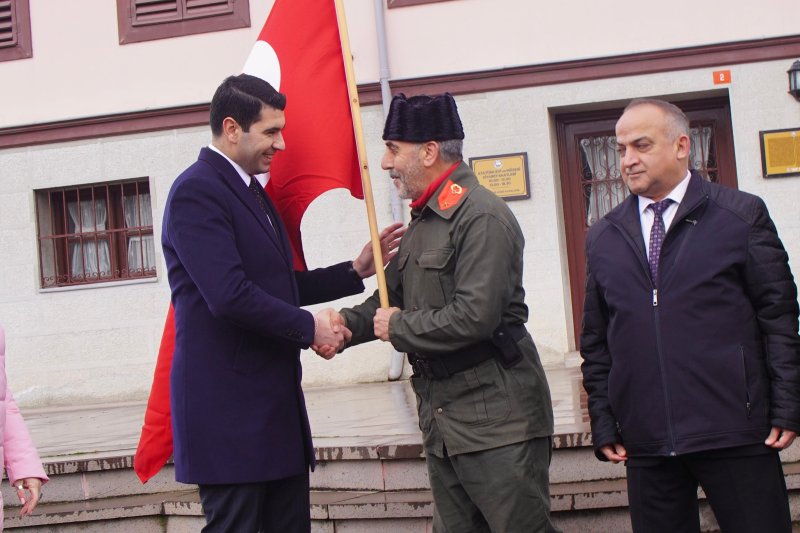 AVCILAR’DAN YOLA ÇIKAN TÜRK BAYRAĞI ÇANAKKALE’YE ULAŞTI